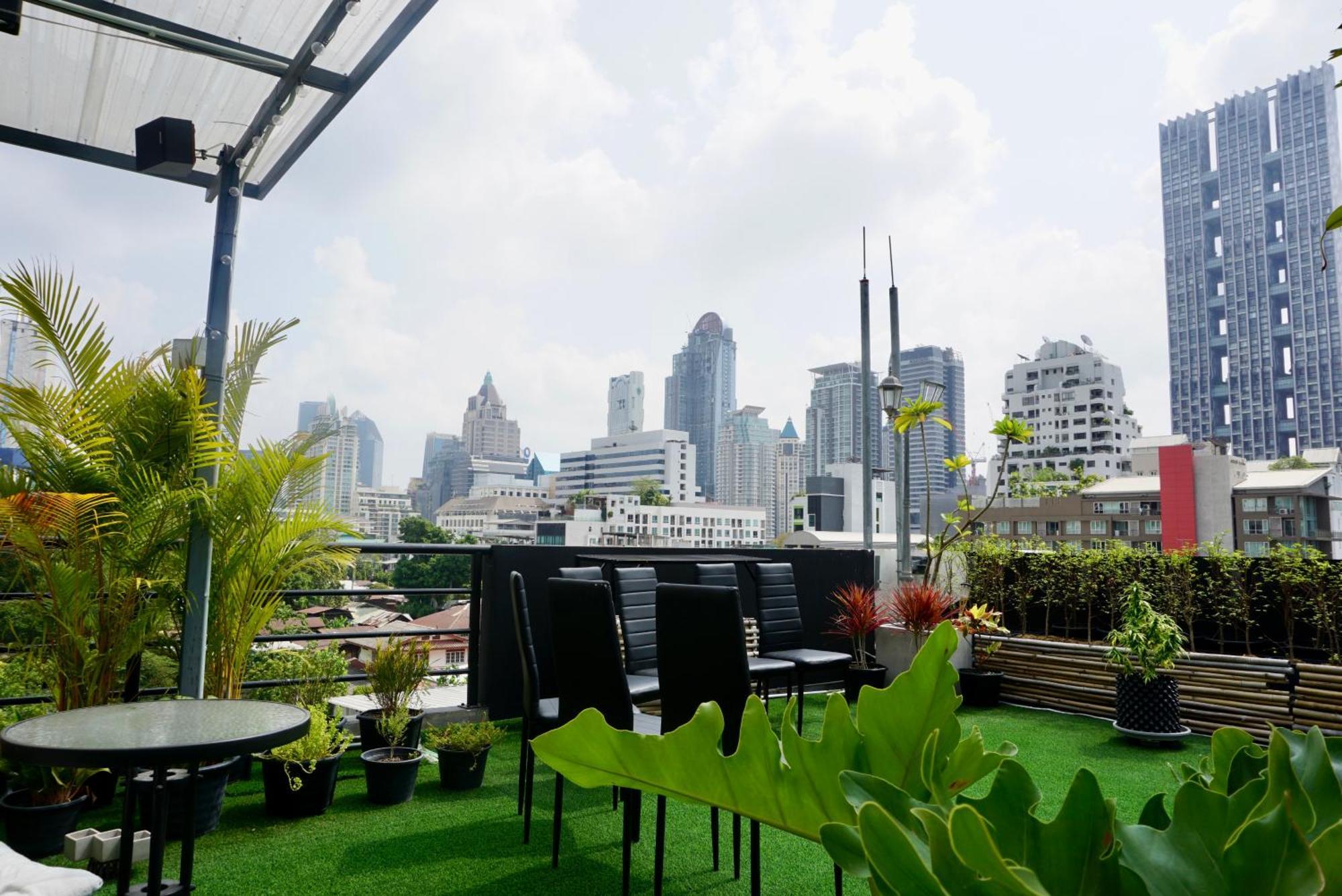Silom Soi 3 Hash Apartment Hip And Funky With Rooftop View Bangkok Kültér fotó