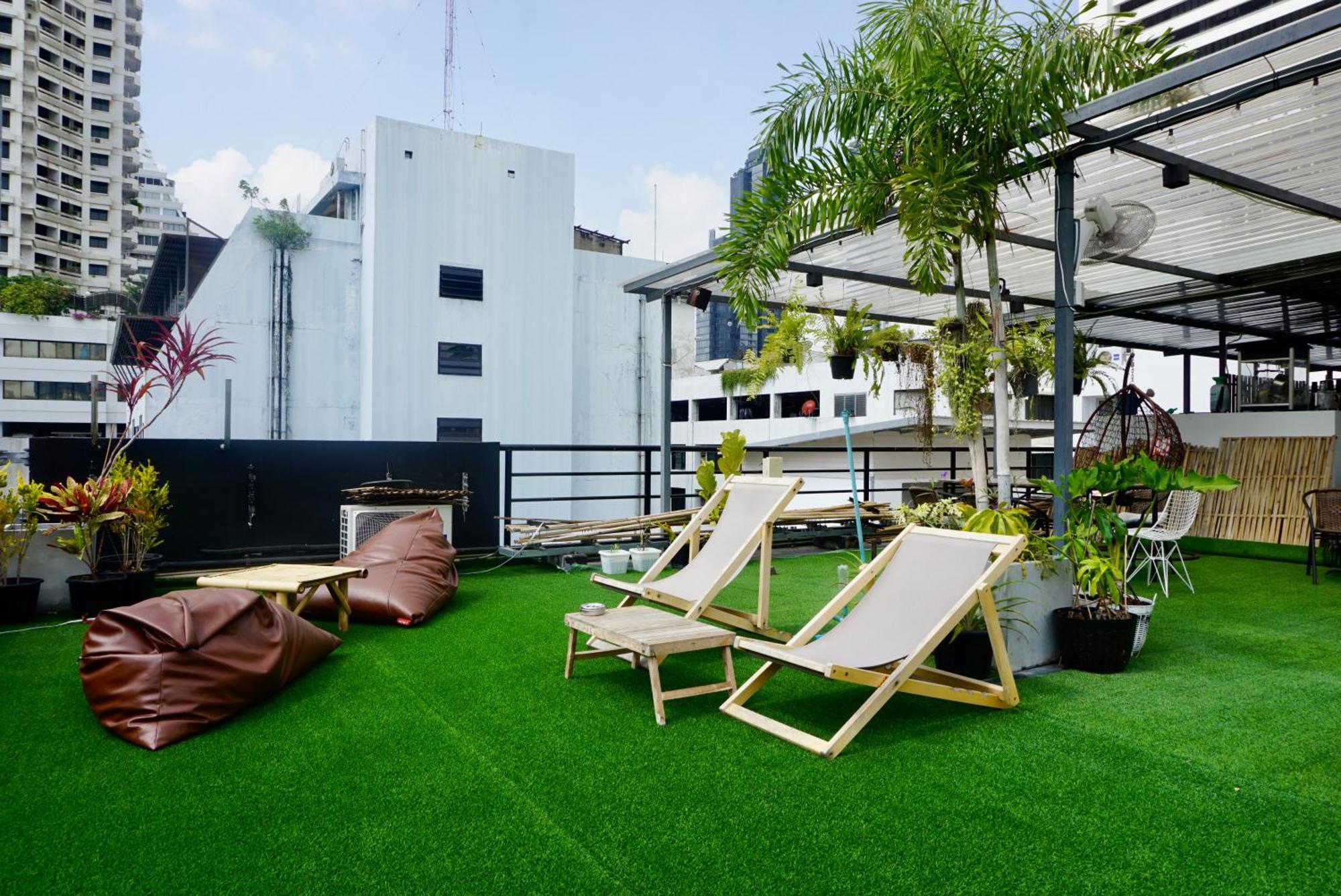 Silom Soi 3 Hash Apartment Hip And Funky With Rooftop View Bangkok Kültér fotó